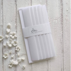 20,4 cm high spine, 7 spreads, cardstock dividers