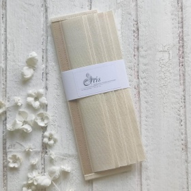 20,4 cm high spine, 5 spreads, cardstock dividers